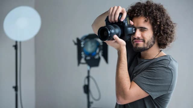 Zawód fotograf jaką szkoła wybrać, by osiągnąć sukces w branży? Zawód fotograf jaką szkoła wybrać, by osiągnąć sukces w branży?