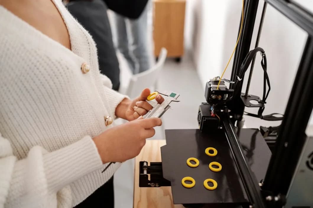 Jak zacząć przygodę z drukarką 3D i uniknąć najczęstszych błędów Jak zacząć przygodę z drukarką 3D i uniknąć najczęstszych błędów