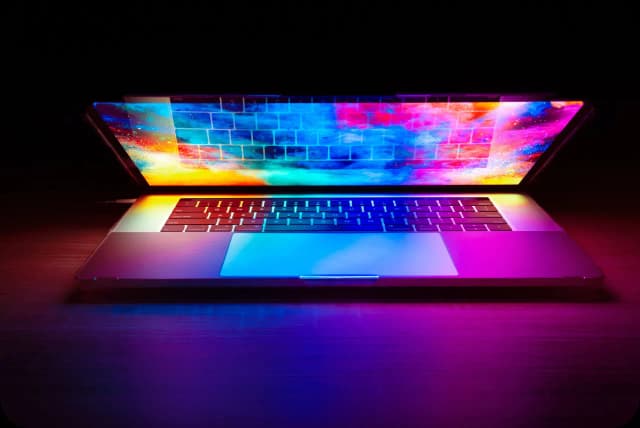 Jaki laptop do Photoshopa? Wybierz najlepszy model do edycji zdjęć Jaki laptop do Photoshopa? Wybierz najlepszy model do edycji zdjęć